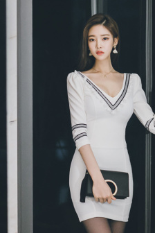 不戴胸罩的已婚妇女2